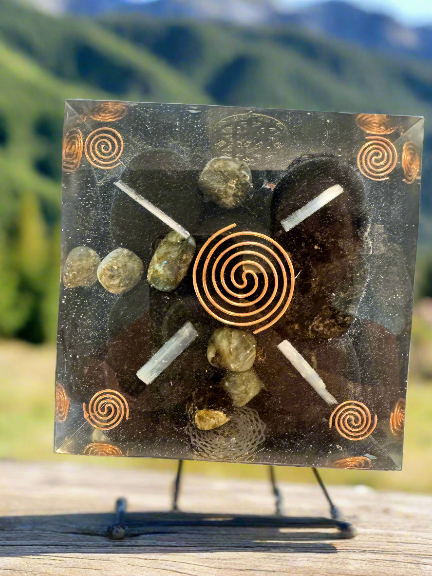 XL Black & Gold Buddha Protective Orgonite Pyramid with Labradorite